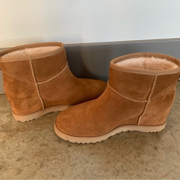 Ugg Classic Femme Mini Wedge Boot Size 9 - Picture 5 of 10